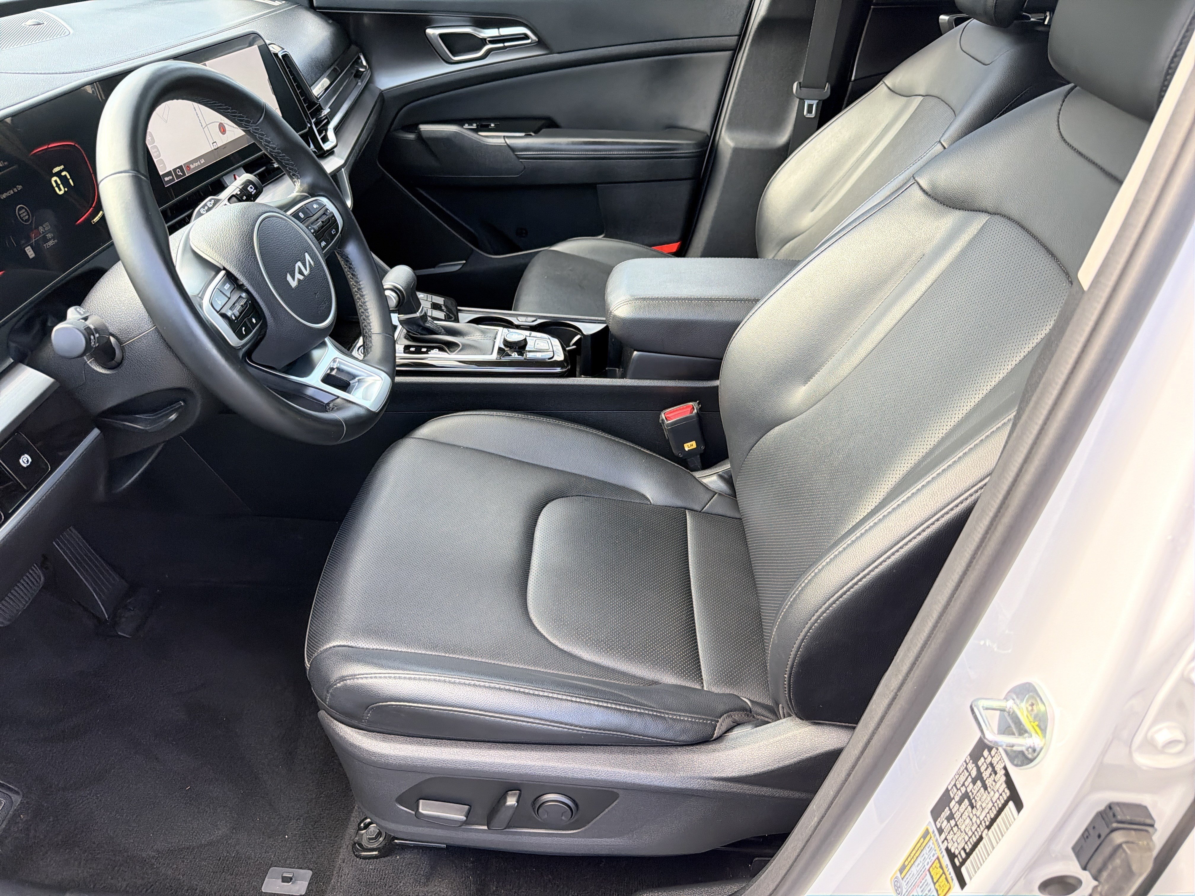 Used 2023 Kia Sportage EX FWD image 2