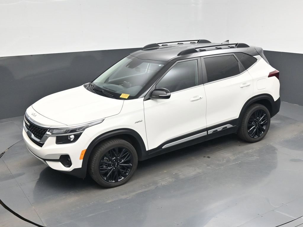 Used 2022 Kia Seltos Nightfall Edition image 13