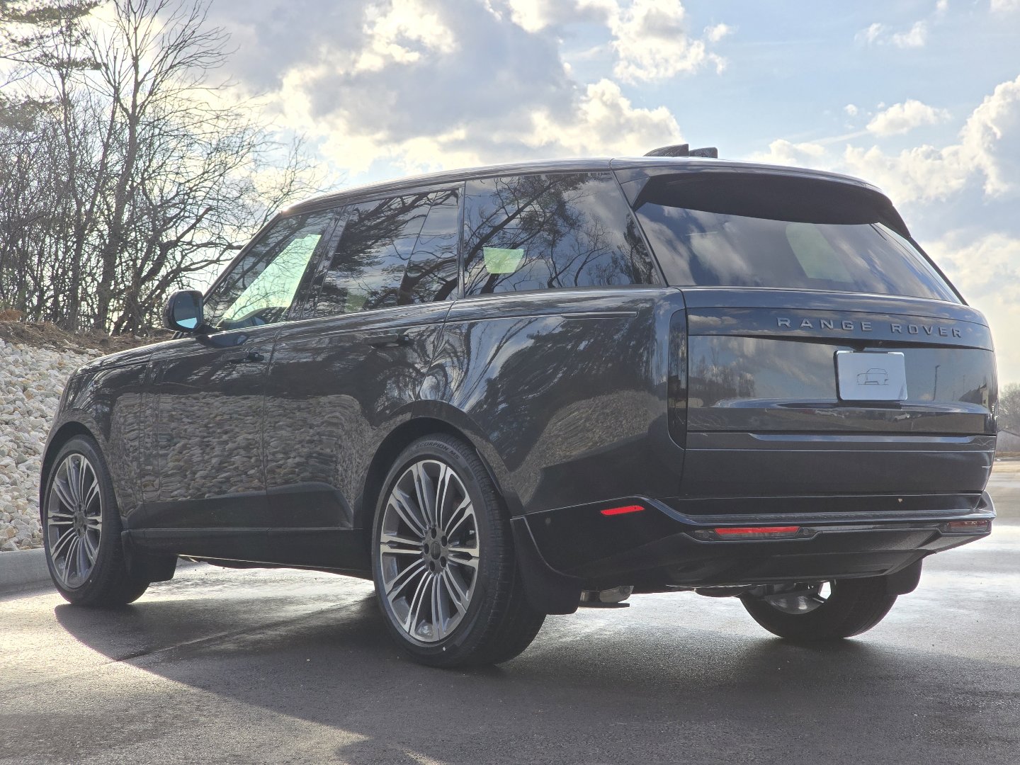 New 2026 Land Rover Range Rover SE image 23