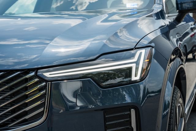 New 2026 Volvo XC90 T8 Core AWD/4WD image 13
