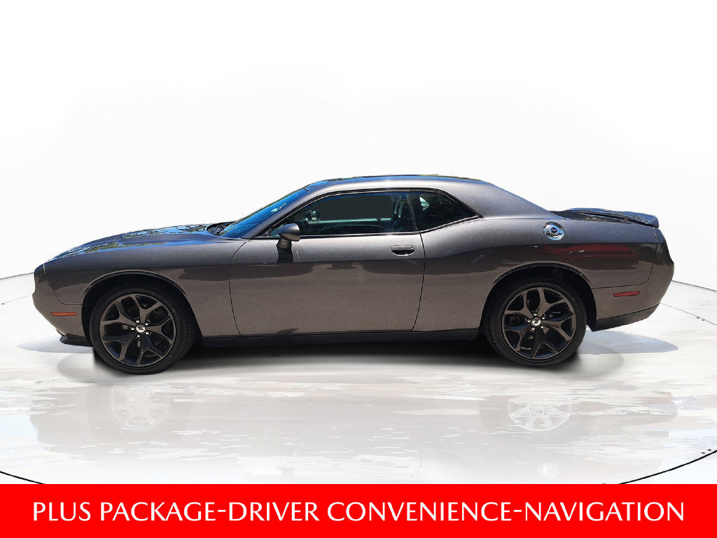 Used 2019 Dodge Challenger SXT w/ Plus Package RWD image 5