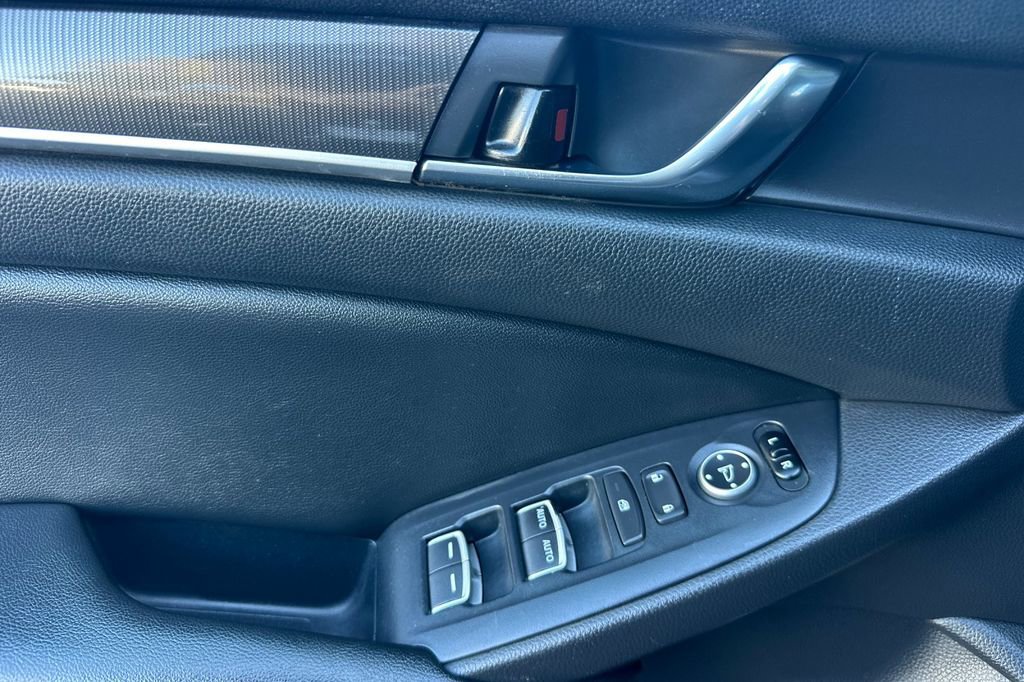 Used 2019 Honda Accord Sport image 7