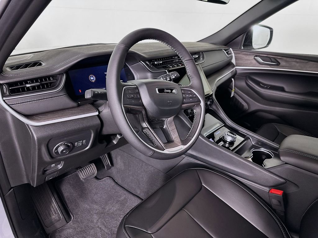 New 2025 Jeep Grand Cherokee L Limited image 13