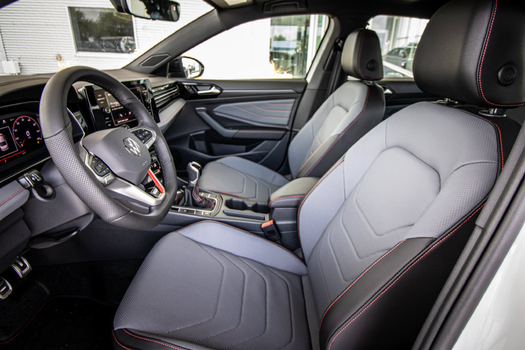 New 2026 Volkswagen Jetta GLI Autobahn FWD image 24