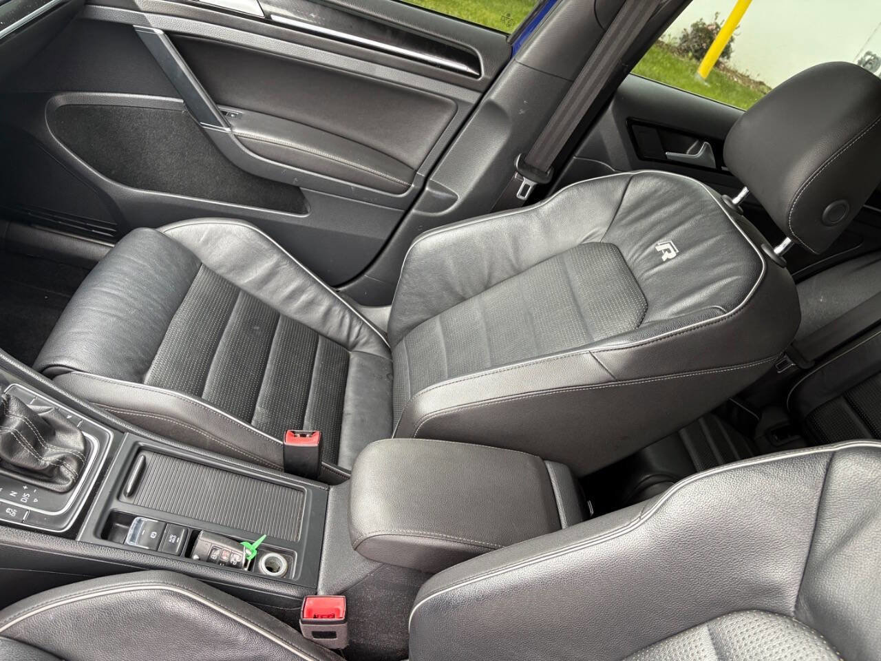 Used 2018 Volkswagen Golf R 4-Door image 30