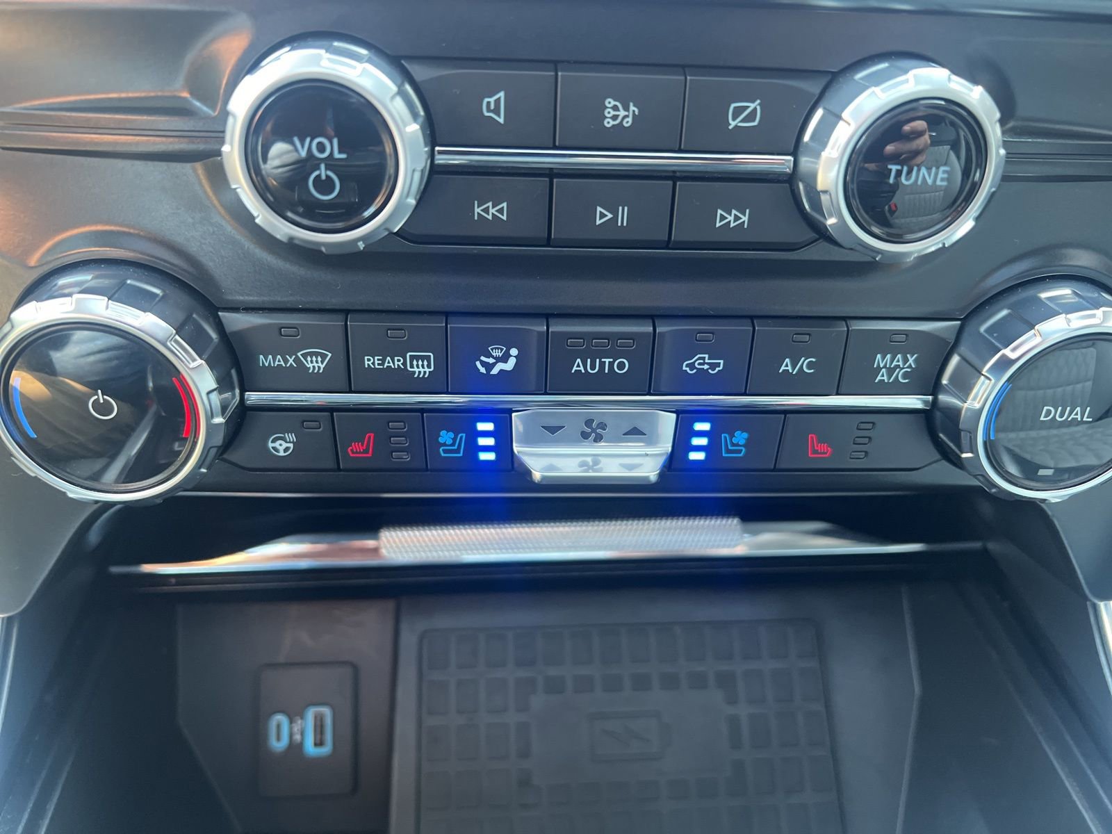 Used 2022 Ford F150 Limited image 27