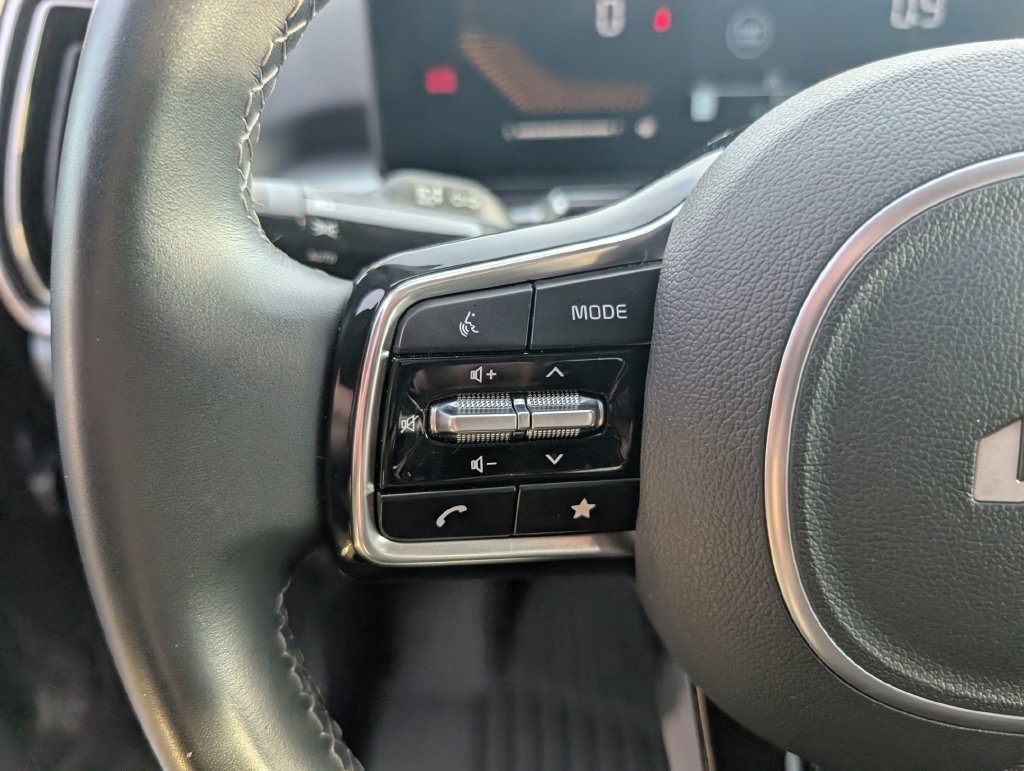 Used 2025 Kia Sorento S AWD/4WD image 14