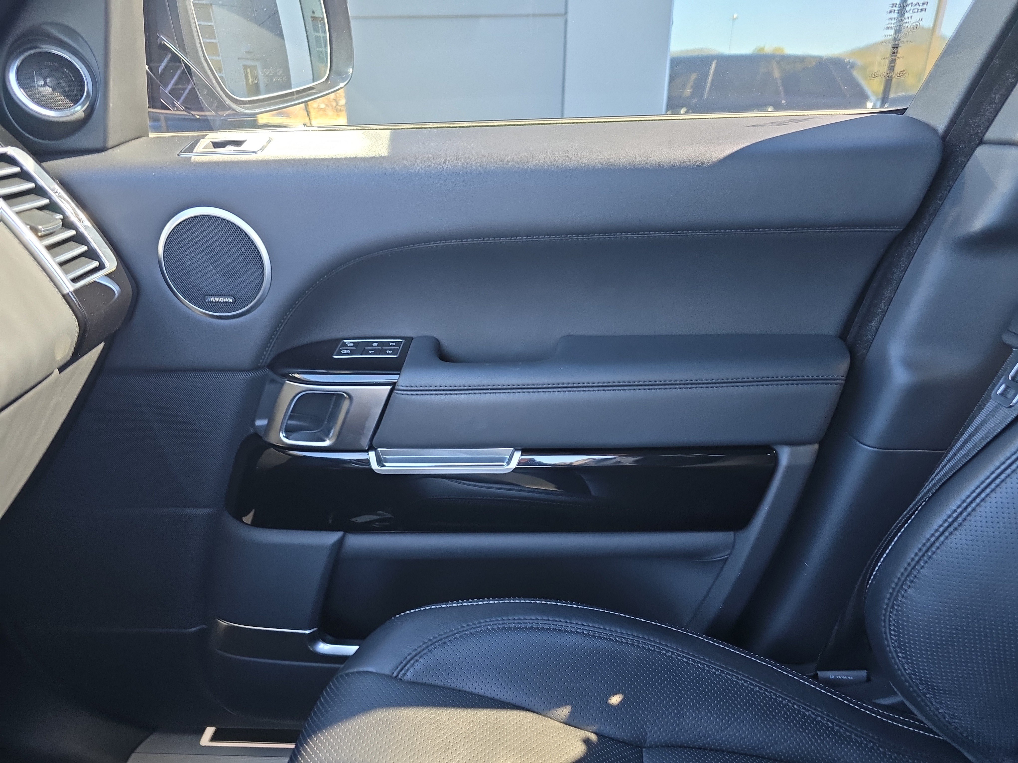 Used 2014 Land Rover Range Rover Autobiography AWD/4WD image 23