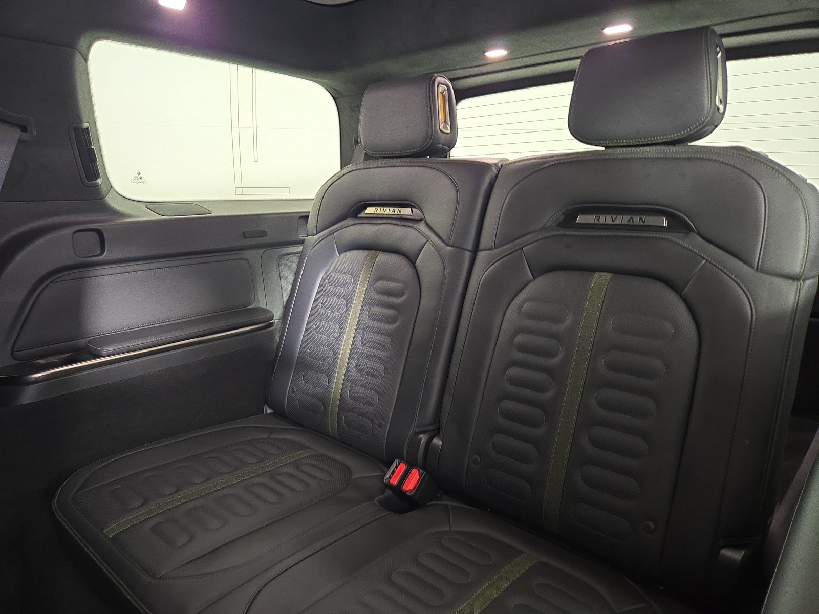 Used 2024 Rivian R1S Adventure AWD/4WD image 22