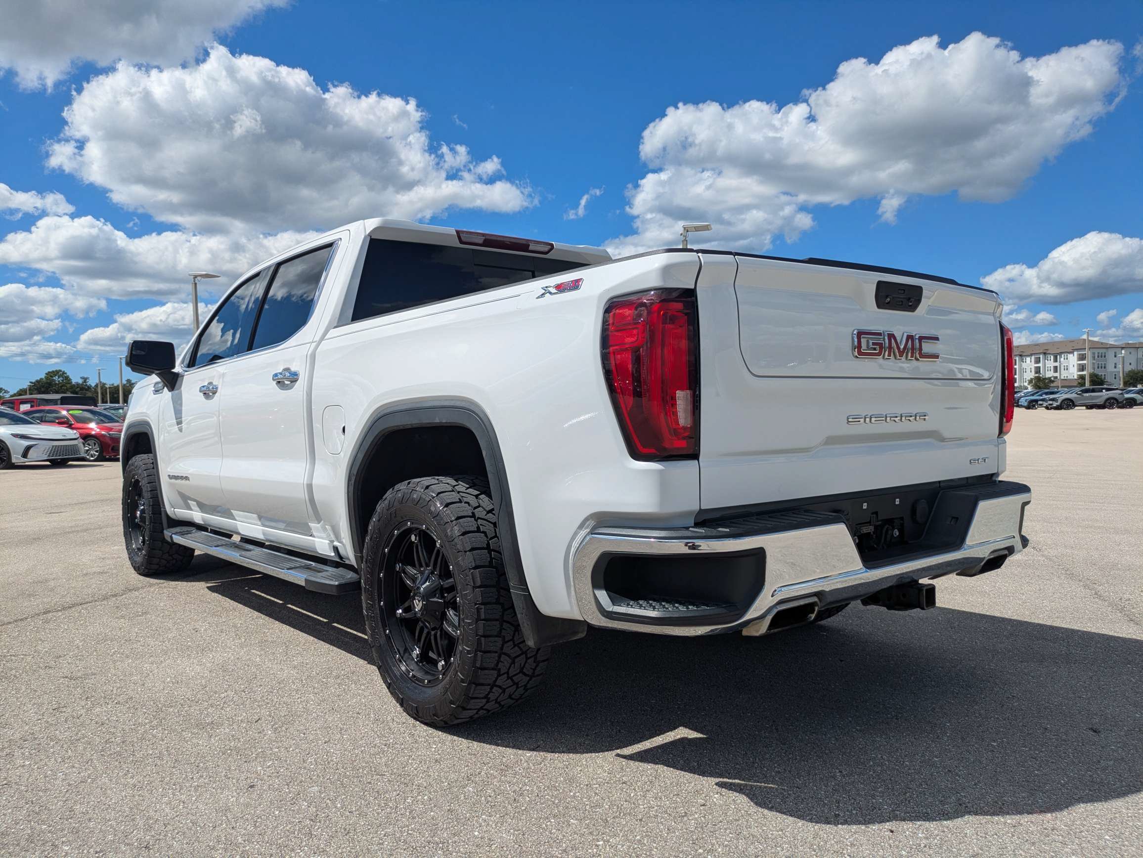 Used 2019 GMC Sierra 1500 SLT w/ SLT Premium Package AWD/4WD image 7