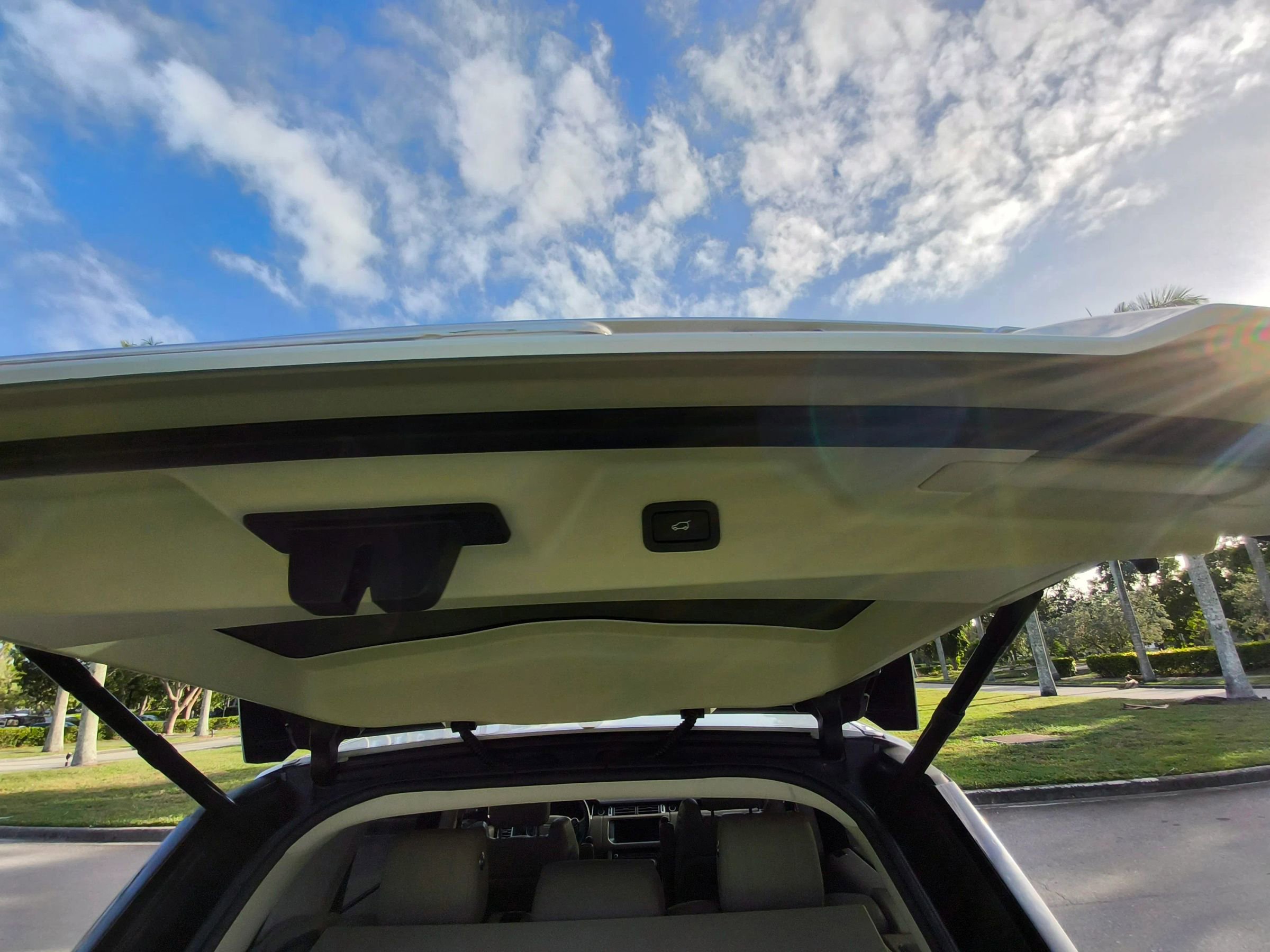 Used 2017 Land Rover Range Rover Supercharged image 52