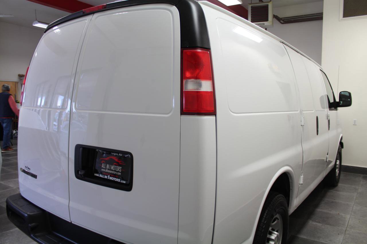 Used 2020 Chevrolet Express 2500 RWD image 7