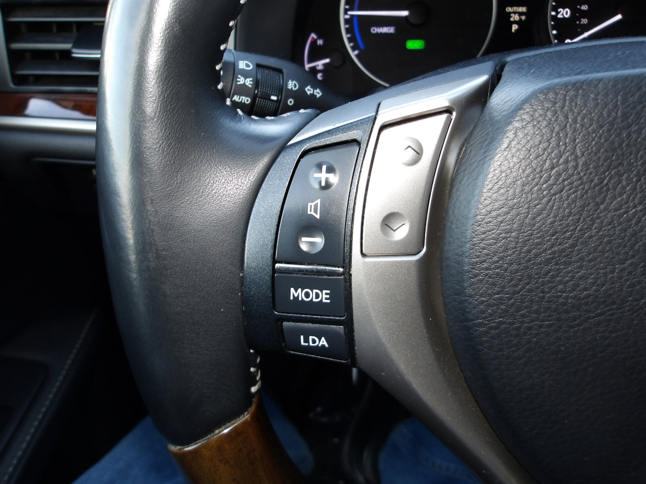 Used 2013 Lexus ES 300h FWD image 15