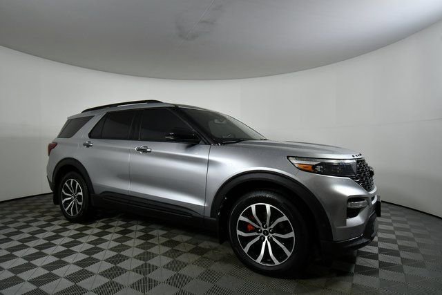 Used 2020 Ford Explorer ST w/ Premium Technology Package image 9