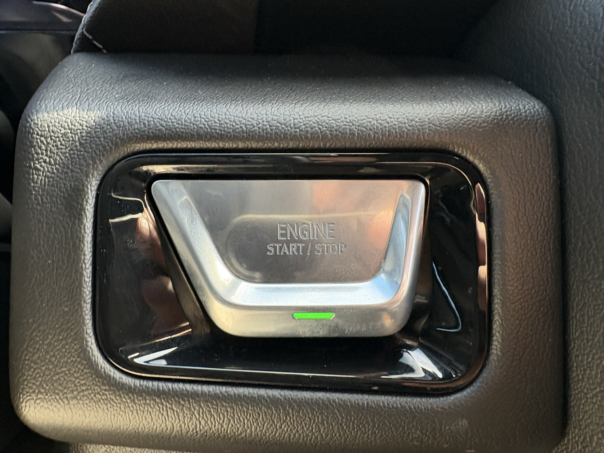 Used 2026 GMC Yukon XL Denali w/ Sun & Power Step Package AWD/4WD image 27