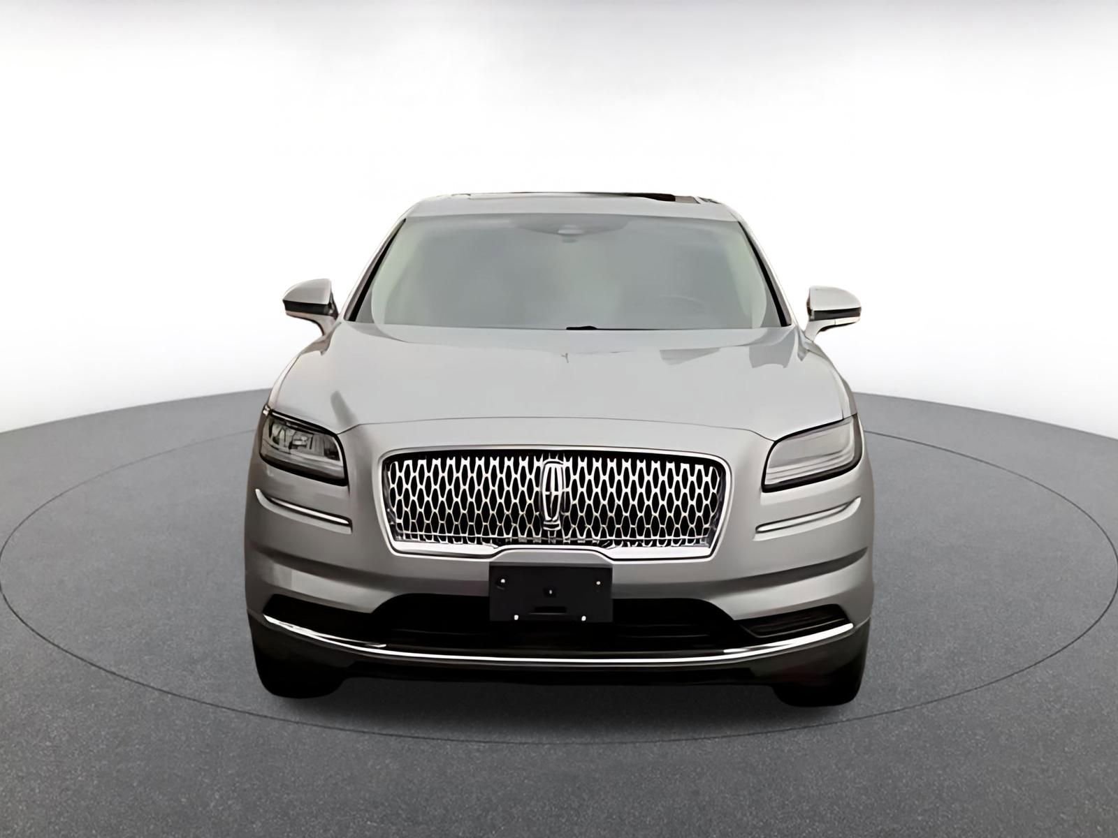 Used 2023 Lincoln Nautilus Reserve w/ Equipment Group 201A image 8