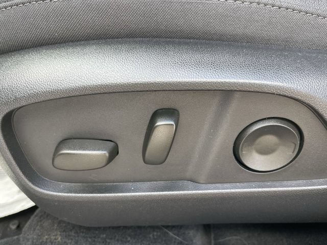 Used 2025 Chevrolet Equinox LT w/ Convenience Package II FWD image 12