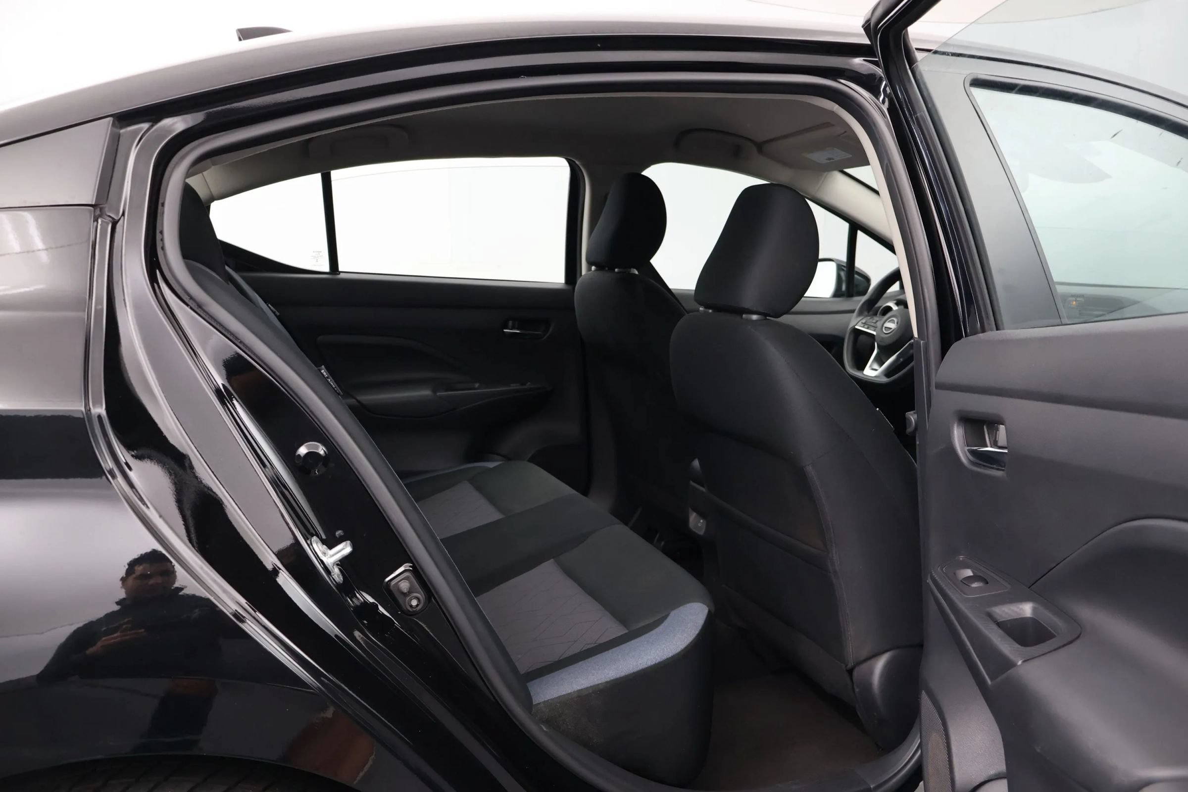 Used 2025 Nissan Versa SV FWD image 14