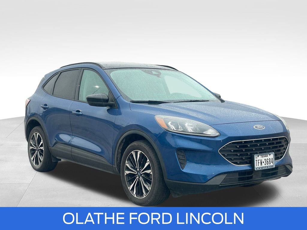 Used 2022 Ford Escape SE w/ SE Sport Appearance Package image 34