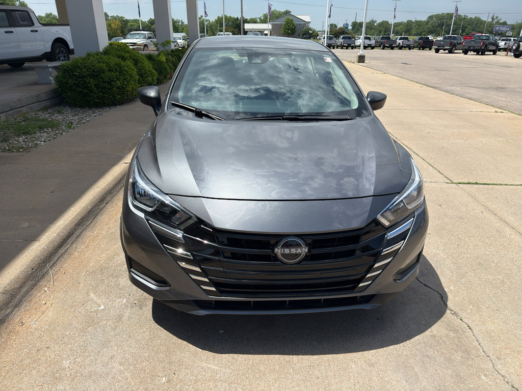 Used 2024 Nissan Versa S FWD image 2