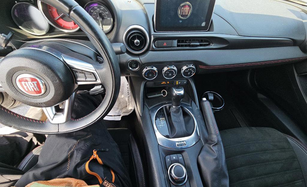 Used 2017 FIAT 124 Spider Abarth image 11