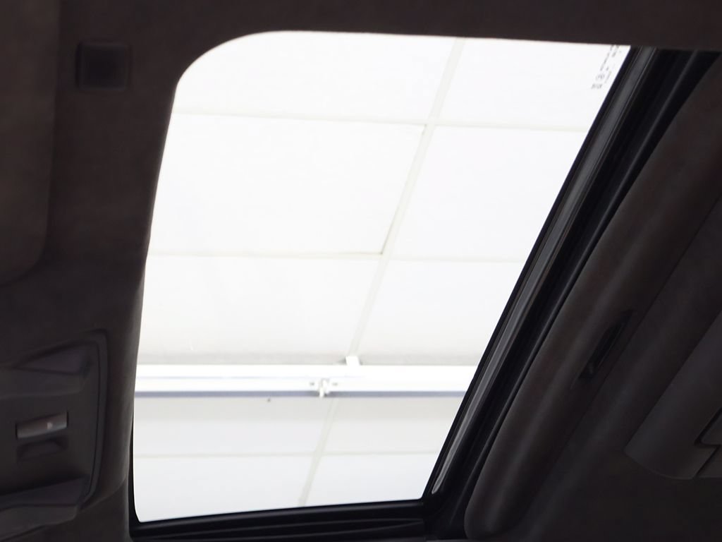 Used 2019 Cadillac Escalade Platinum AWD/4WD image 31