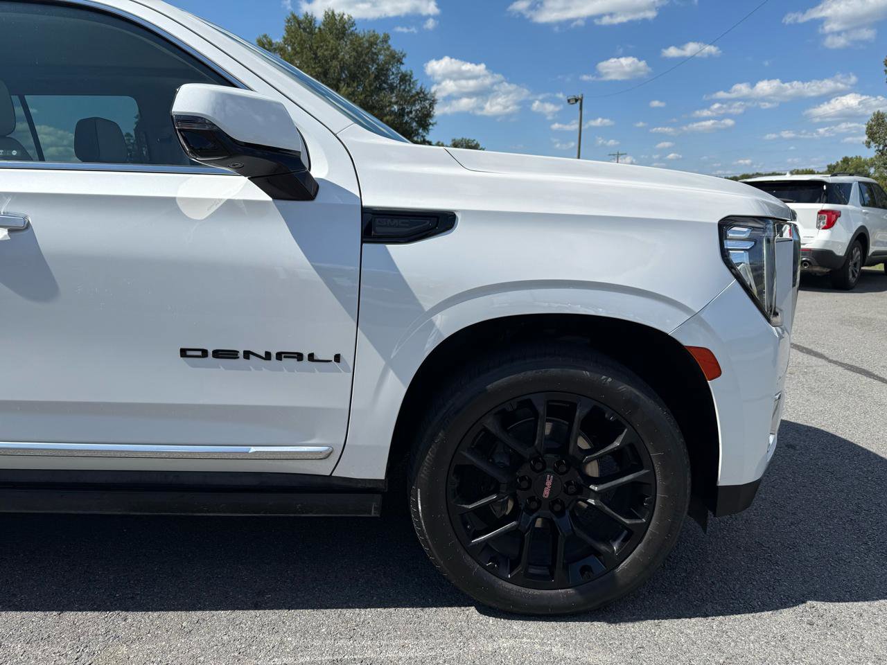 Used 2023 GMC Yukon Denali RWD image 56