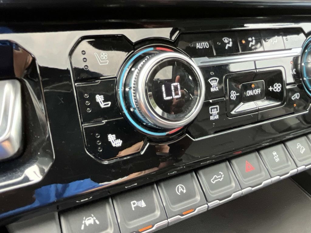 Used 2022 GMC Sierra 1500 Denali image 38