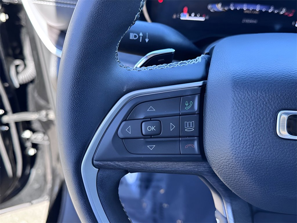 Used 2023 Jeep Grand Cherokee L Limited w/ Luxury Tech Group II image 24