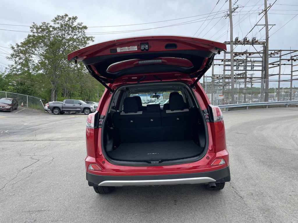 Used 2016 Toyota RAV4 XLE AWD/4WD image 13