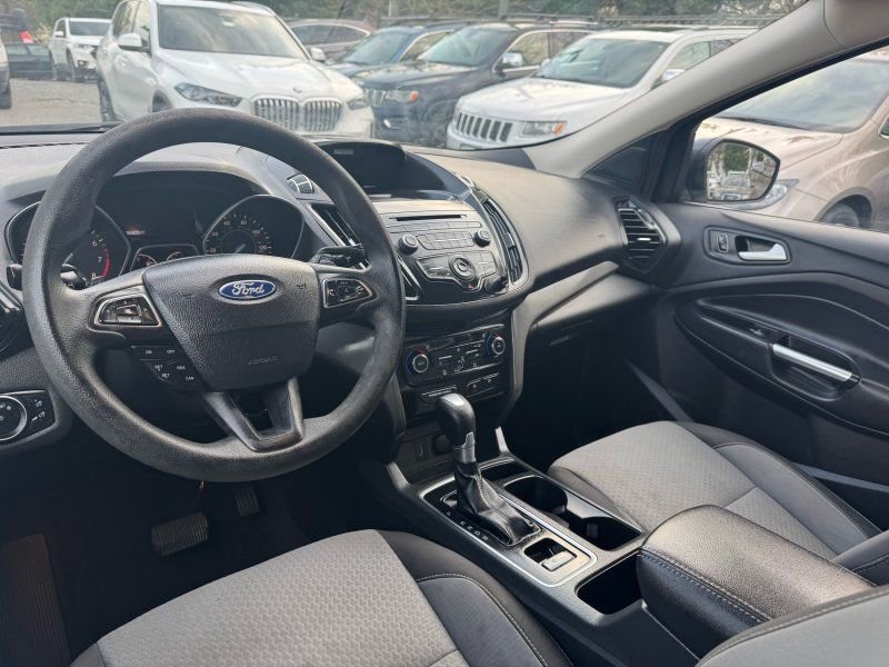 Used 2017 Ford Escape SE FWD image 11