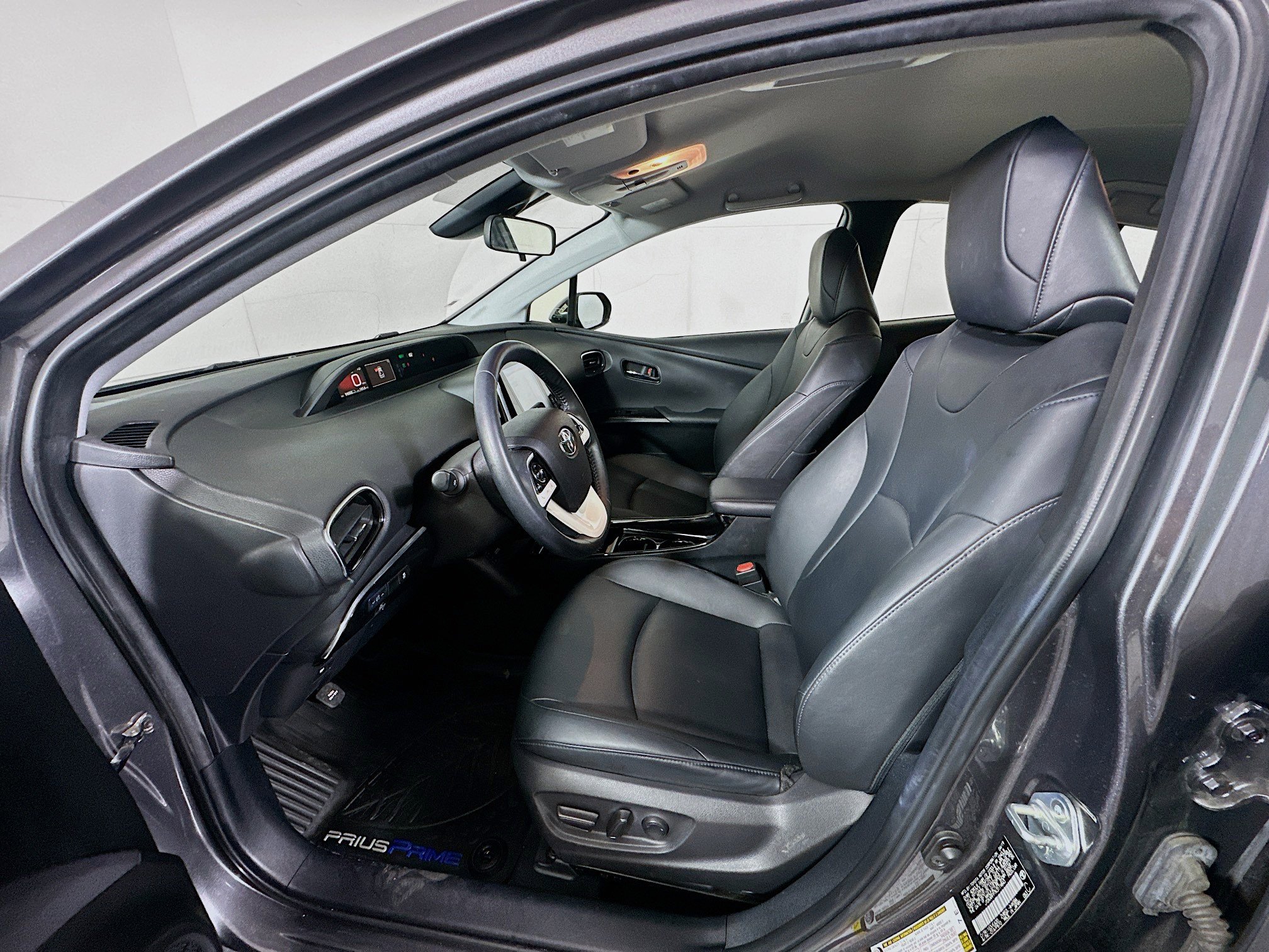 Used 2019 Toyota Prius Prime Premium FWD image 13