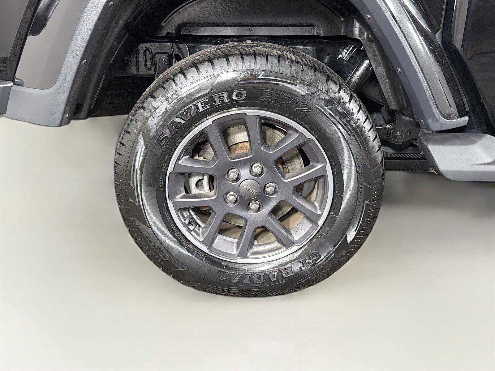 Used 2020 Jeep Gladiator Overland AWD/4WD image 33
