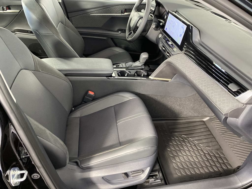 Used 2026 Toyota Camry XLE w/ Premium Plus Package AWD/4WD image 11