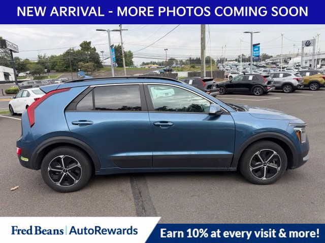 Used 2023 Kia Niro EX w/ EX Cold Weather Package FWD image 8