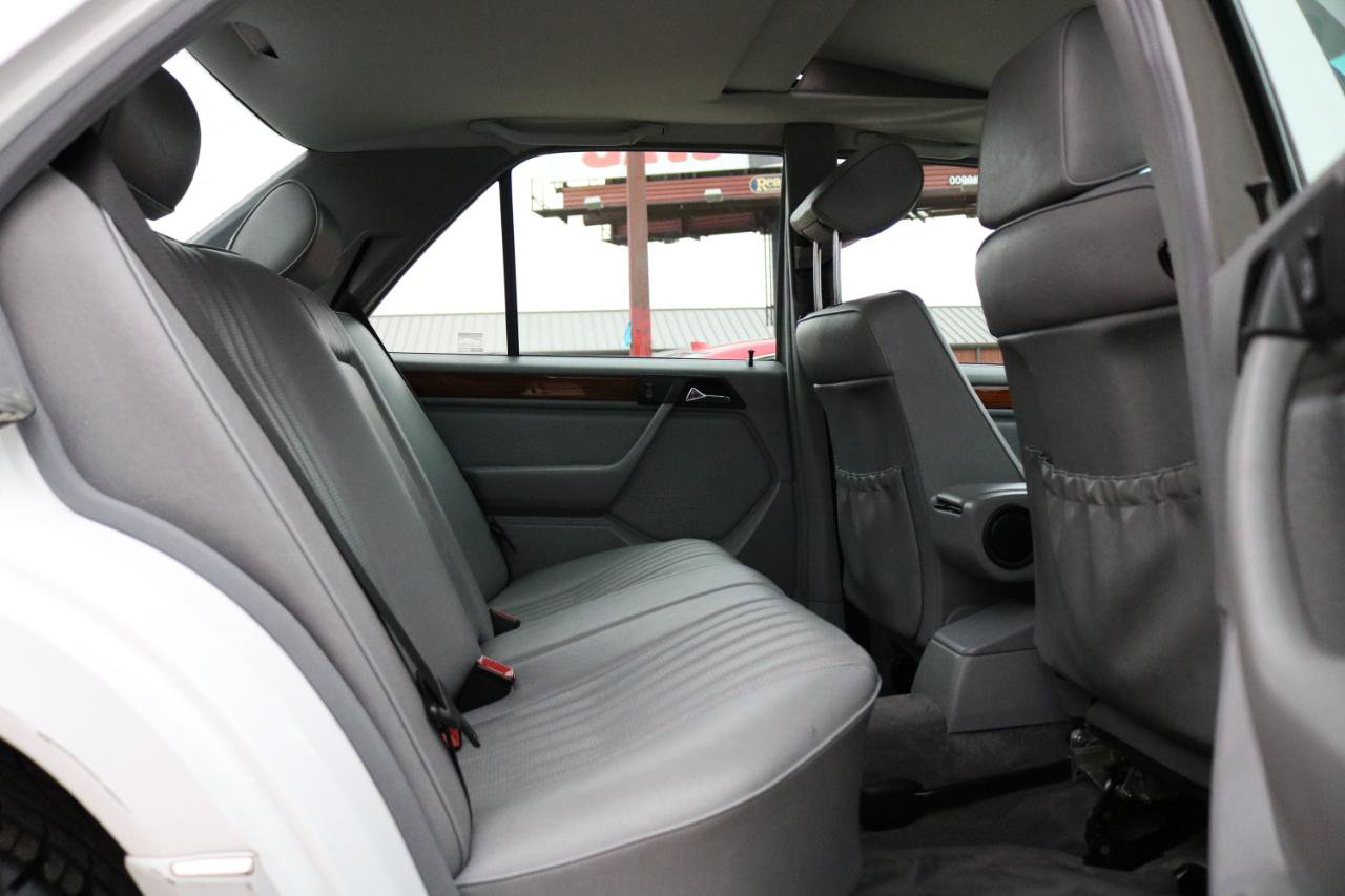 Used 1993 Mercedes-Benz 300 E 2.8 image 37