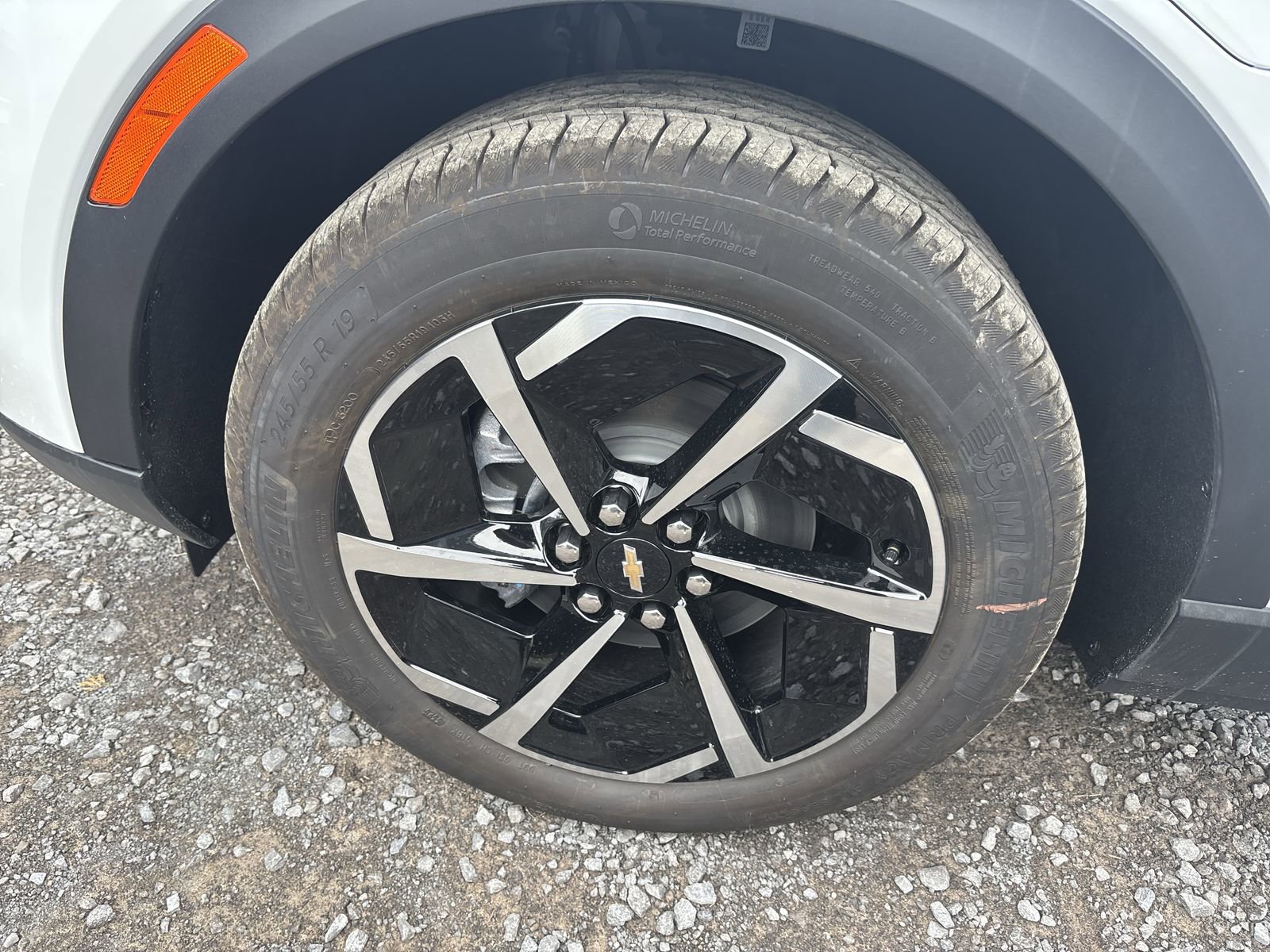 New 2026 Chevrolet Equinox EV LT image 13