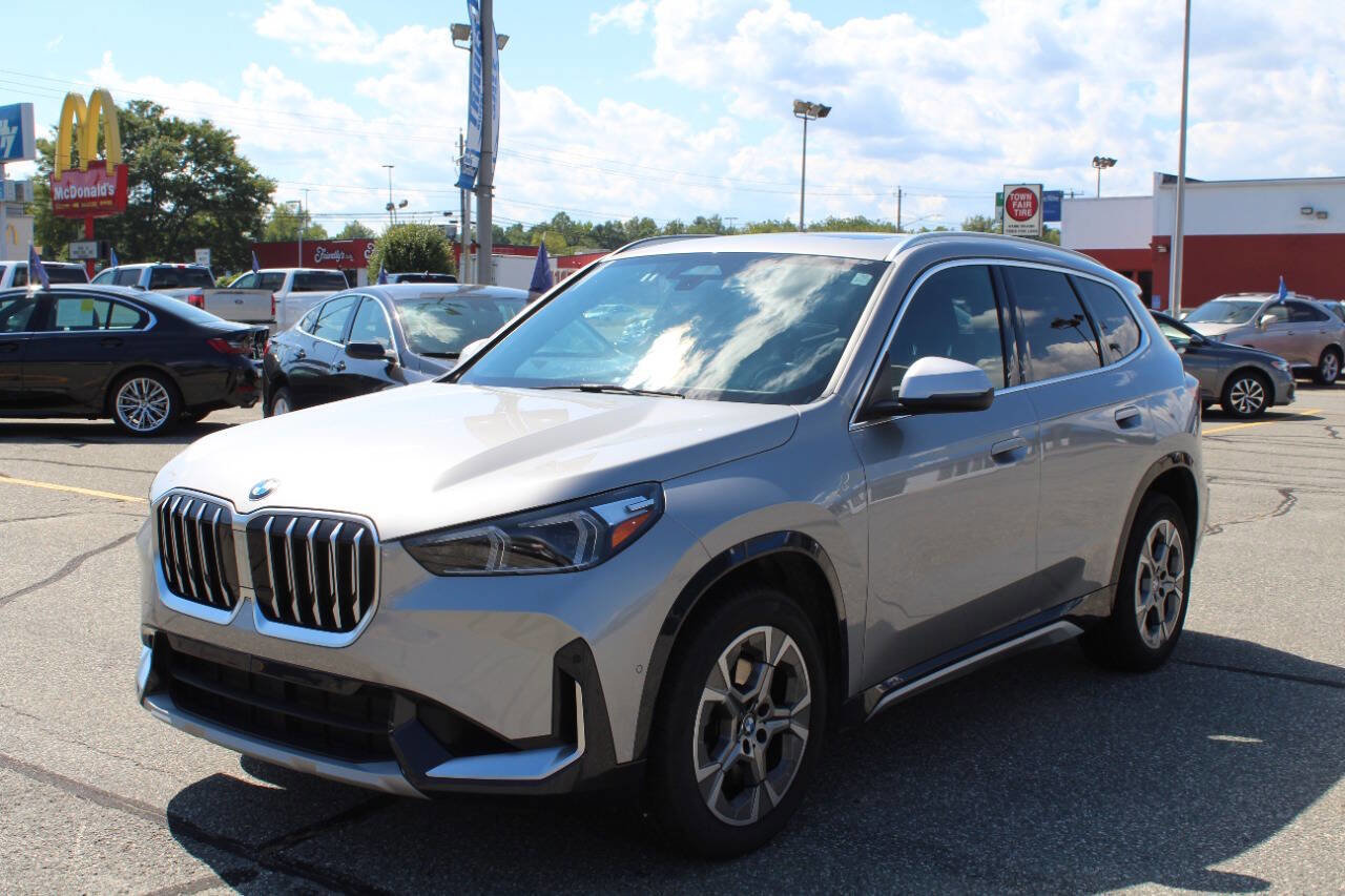 Used 2024 BMW X1 xDrive28i image 3