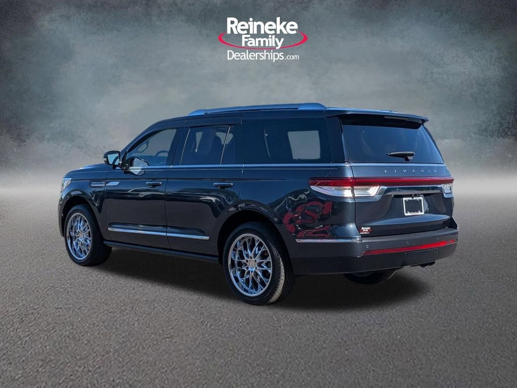 Used 2022 Lincoln Navigator Reserve AWD/4WD image 8