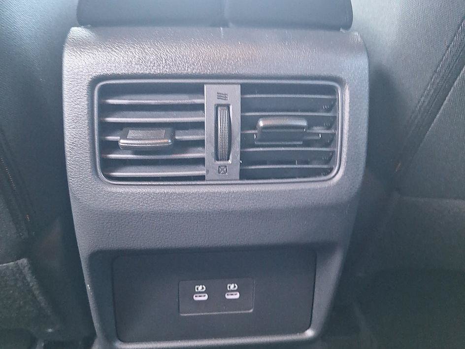 Certified 2026 Nissan Rogue SV FWD image 31