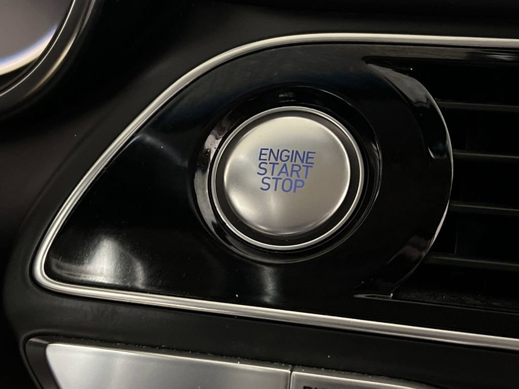 Used 2023 Genesis G70 2.0T image 30