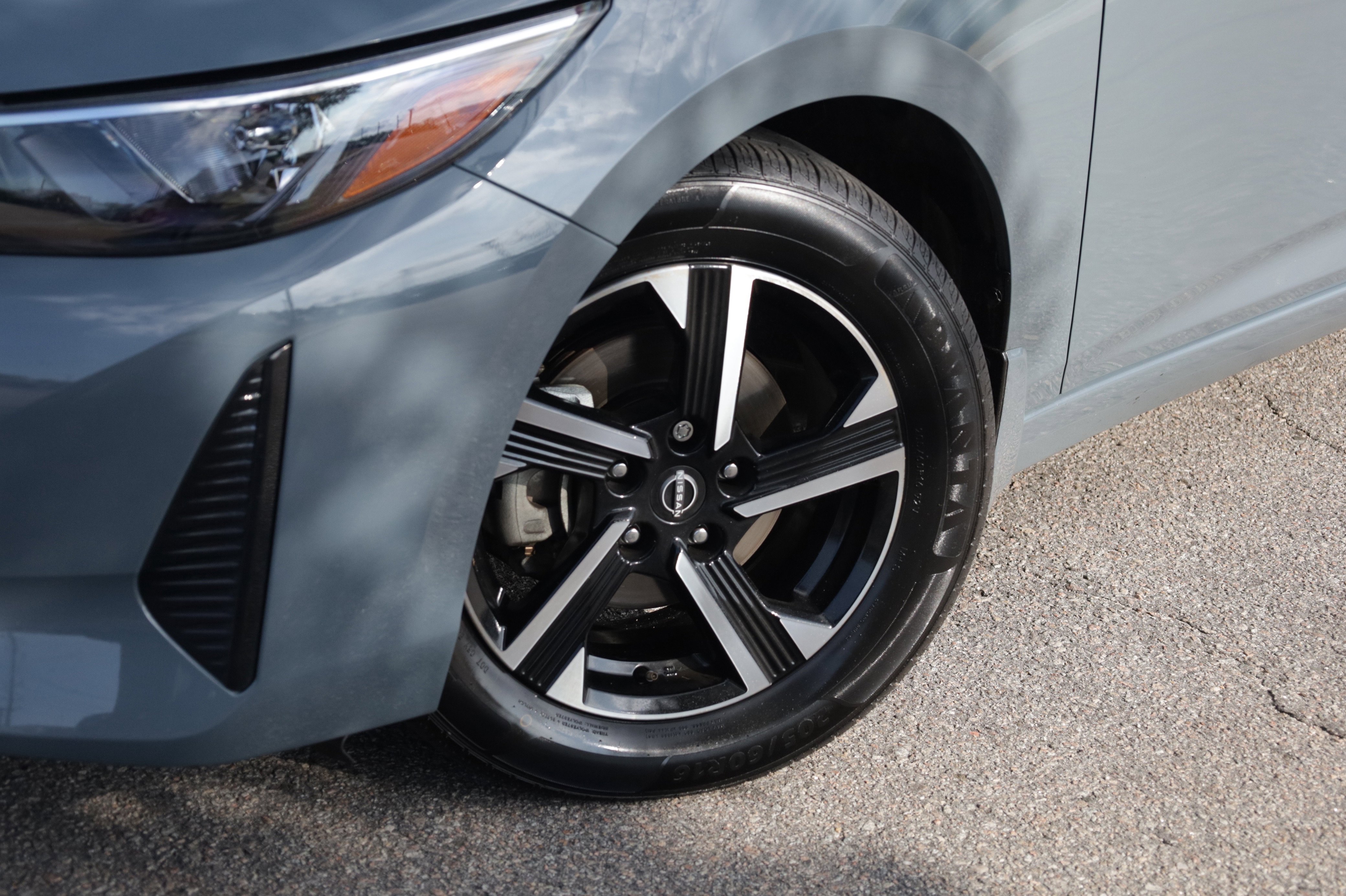 Used 2024 Nissan Sentra SV FWD image 20