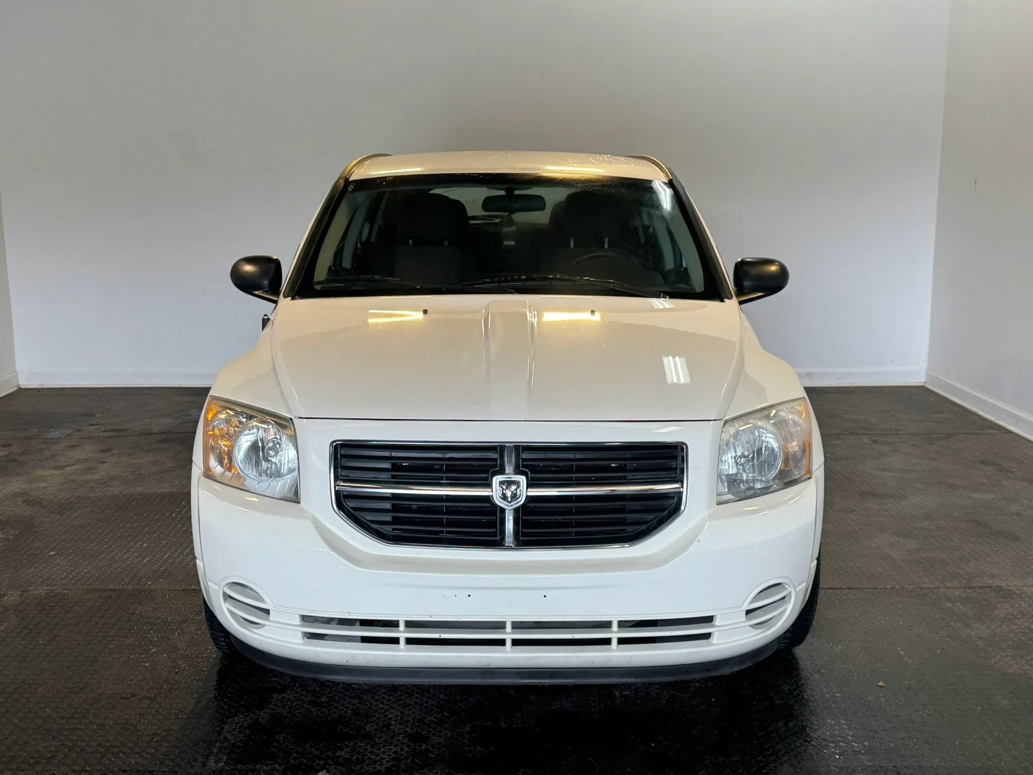 Used 2010 Dodge Caliber SXT FWD image 2