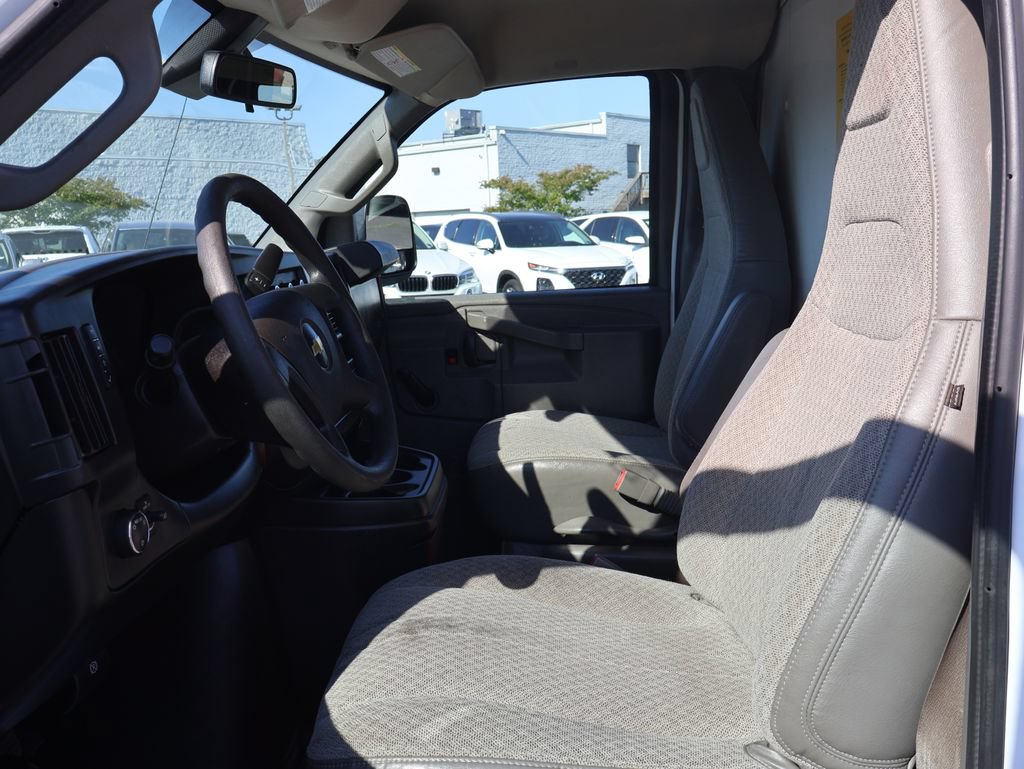 Used 2021 Chevrolet Express 3500 RWD image 13