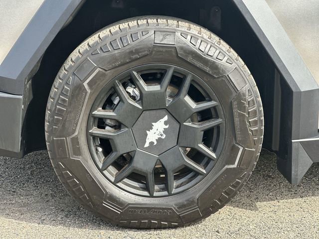 Used 2024 Tesla Cybertruck Cyberbeast AWD/4WD image 29