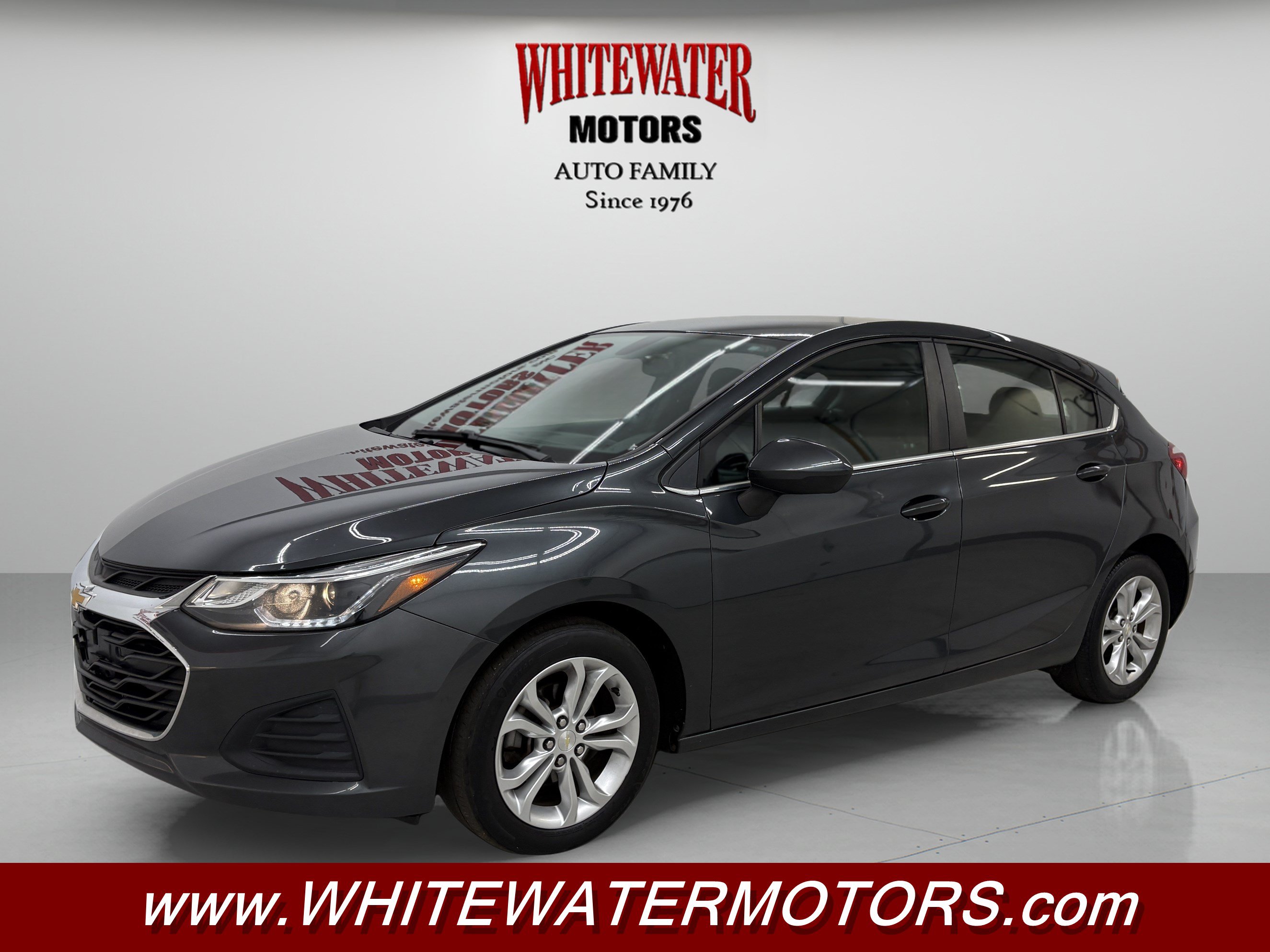 Used 2019 Chevrolet Cruze LT FWD image 1