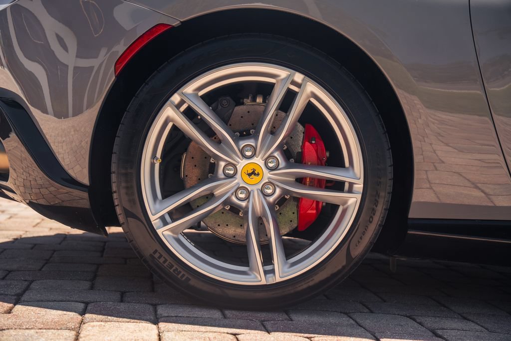 Used 2022 Ferrari Roma RWD image 15