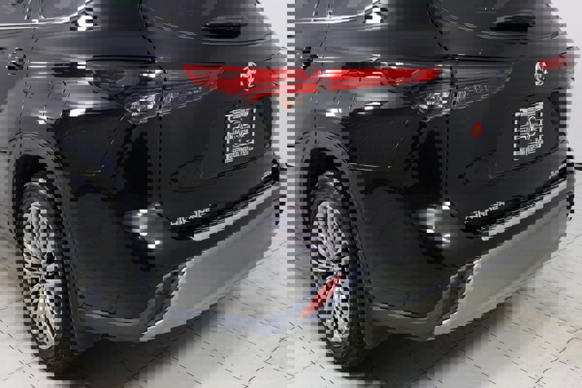 Used 2021 Toyota Highlander Platinum image 50