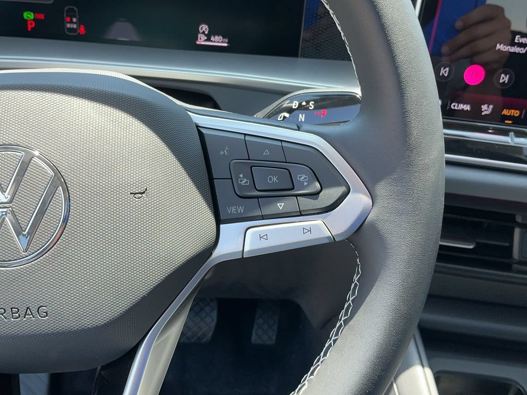 New 2026 Volkswagen Tiguan SE FWD image 18