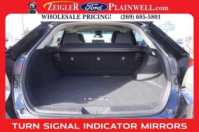 Used 2022 Toyota Venza LE image 10